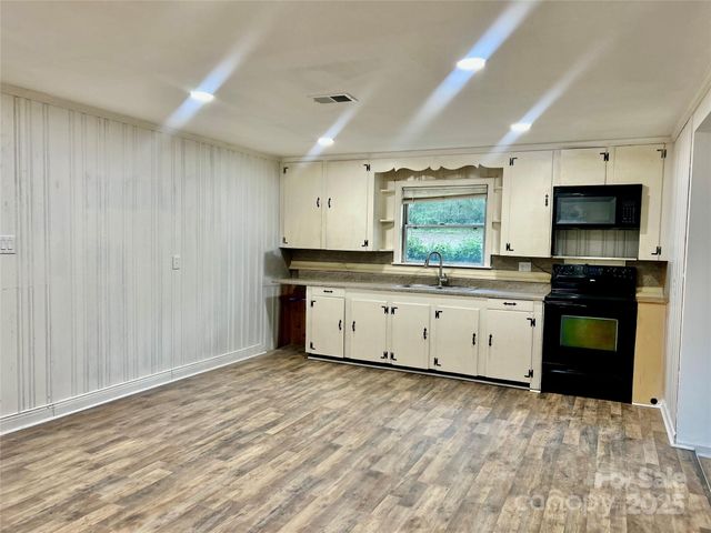 123 Riverside Drive, Mount Holly, NC 28120