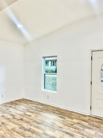 123 Riverside Drive, Mount Holly, NC 28120