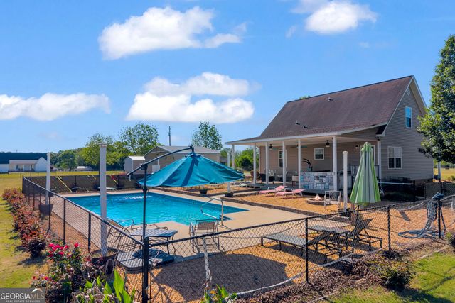 450 Memorial Road, Hartwell, GA 30643