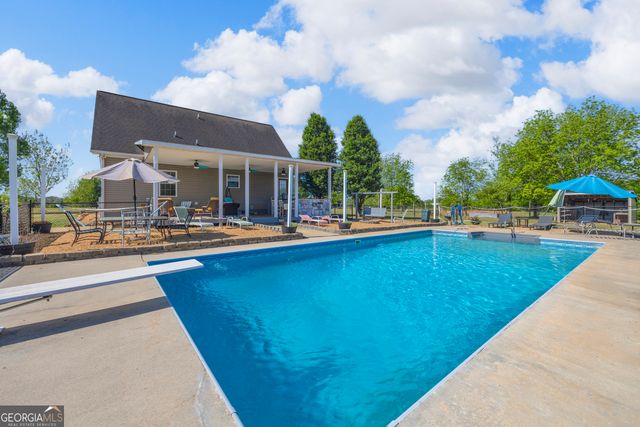 450 Memorial Road, Hartwell, GA 30643