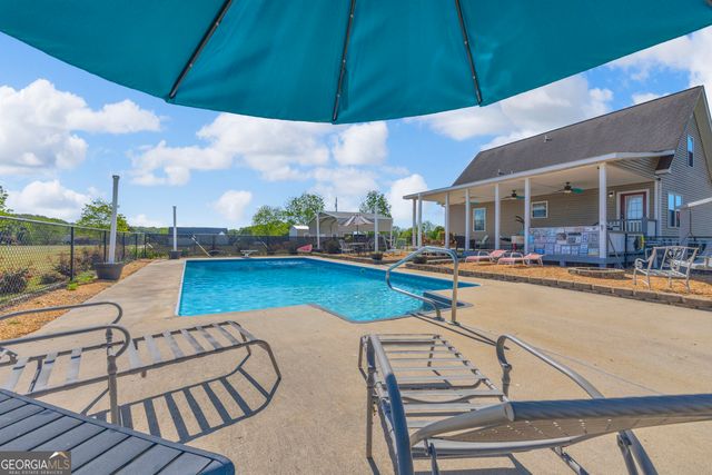 450 Memorial Road, Hartwell, GA 30643