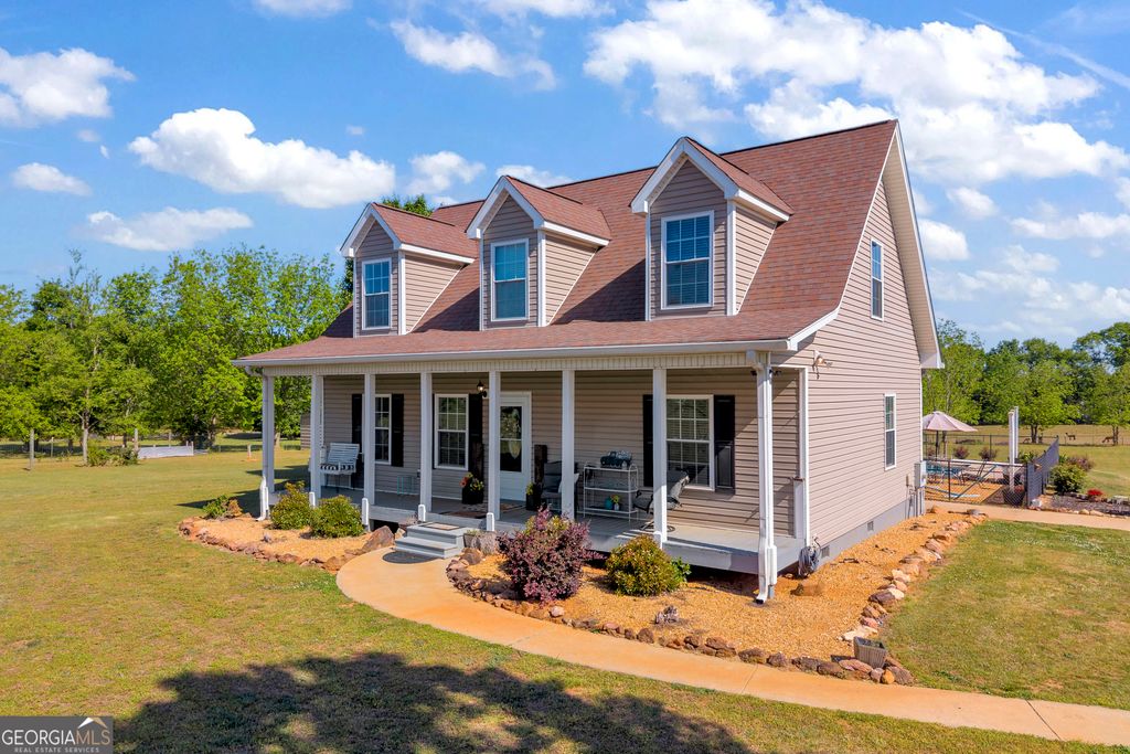 450 Memorial Road, Hartwell, GA 30643