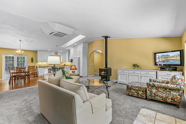 4059 Ditch Creek Road, Rogue River, OR 97537