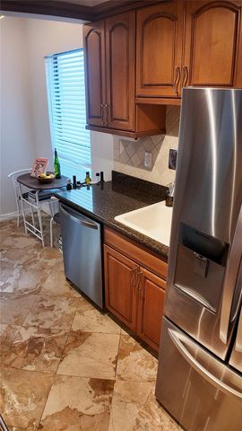 900 NW Greensward Ln 111-G, Delray Beach, FL 33445