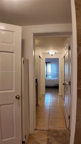 900 NW Greensward Ln 111-G, Delray Beach, FL 33445