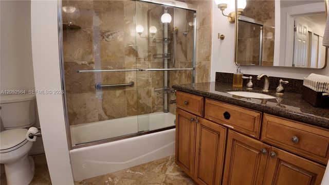 900 NW Greensward Ln 111-G, Delray Beach, FL 33445
