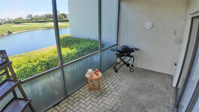 900 NW Greensward Ln 111-G, Delray Beach, FL 33445