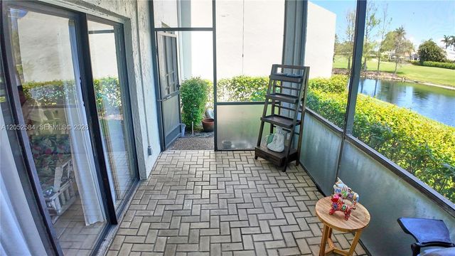 900 NW Greensward Ln 111-G, Delray Beach, FL 33445