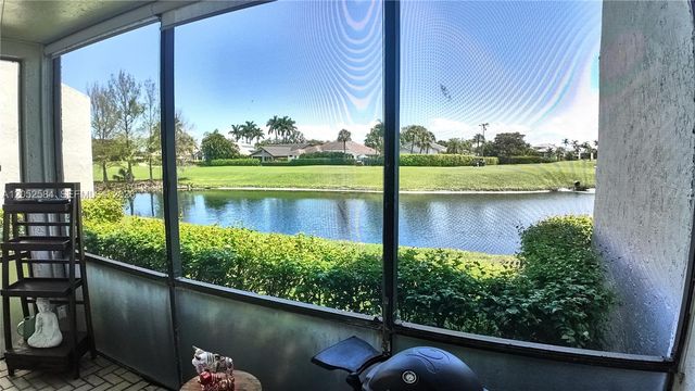 900 NW Greensward Ln 111-G, Delray Beach, FL 33445