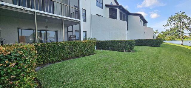 900 NW Greensward Ln 111-G, Delray Beach, FL 33445
