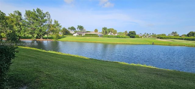 900 NW Greensward Ln 111-G, Delray Beach, FL 33445