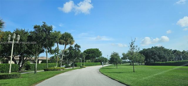 900 NW Greensward Ln 111-G, Delray Beach, FL 33445