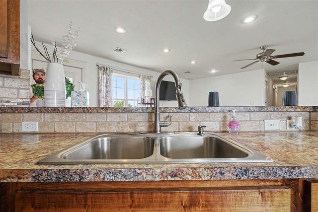 9204 SW Tinney Rd, Faxon, OK 73504