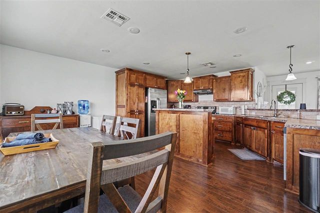 9204 SW Tinney Rd, Faxon, OK 73504
