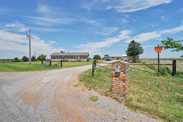9204 SW Tinney Rd, Faxon, OK 73504
