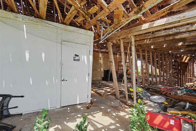 9204 SW Tinney Rd, Faxon, OK 73504