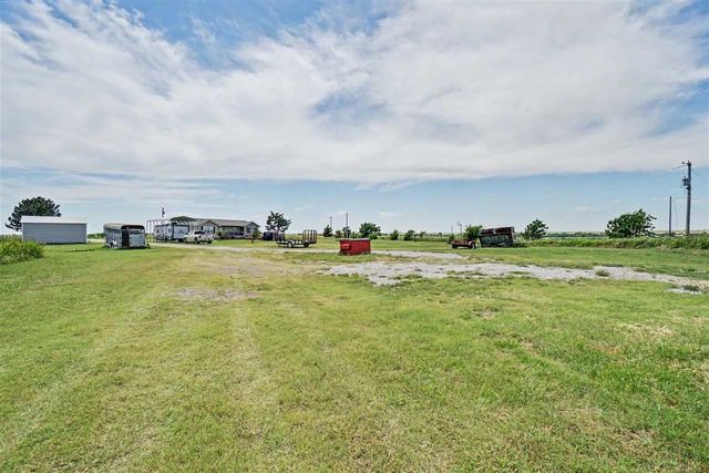9204 SW Tinney Rd, Faxon, OK 73504