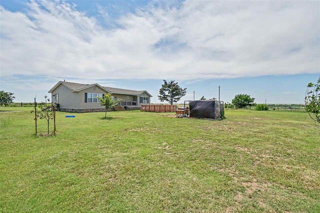 9204 SW Tinney Rd, Faxon, OK 73504