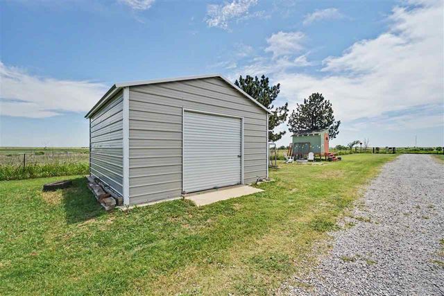 9204 SW Tinney Rd, Faxon, OK 73504