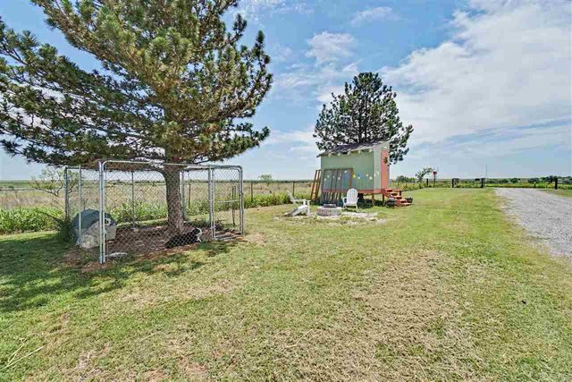 9204 SW Tinney Rd, Faxon, OK 73504