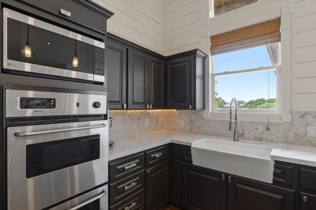 806 Misty Downs DR, Granite Shoals, TX 78654