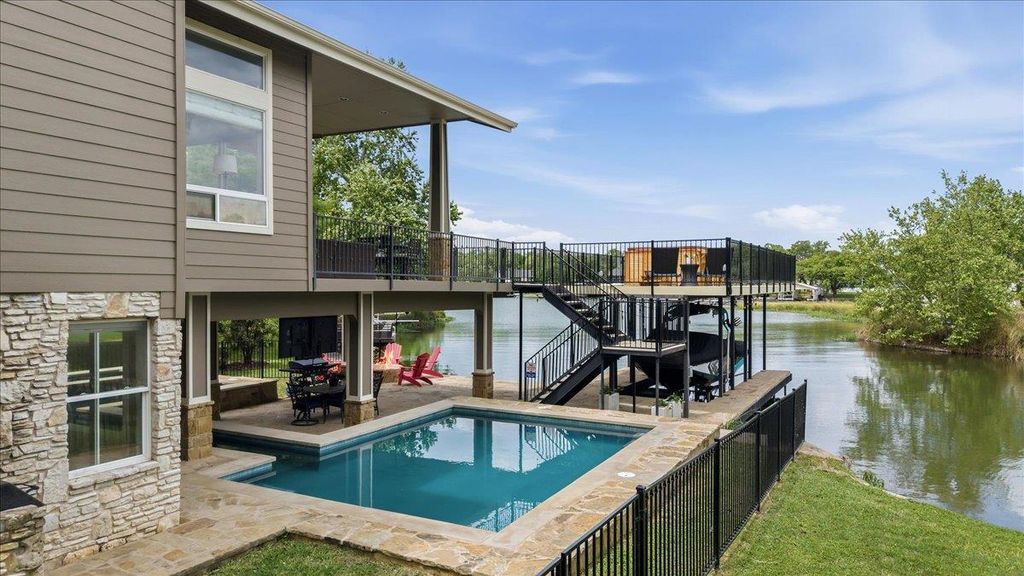 806 Misty Downs DR, Granite Shoals, TX 78654