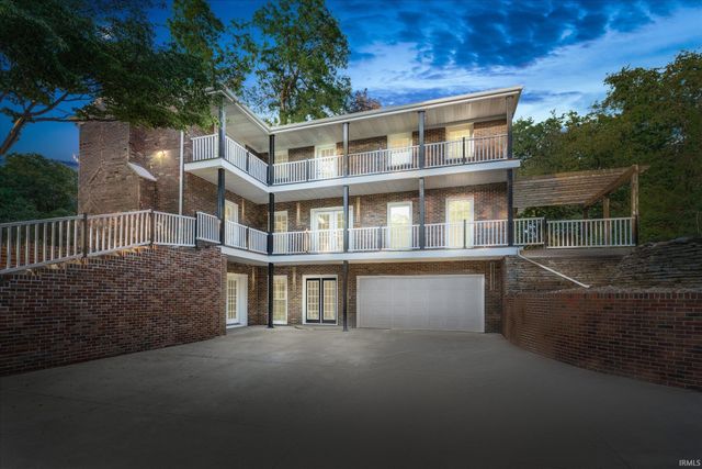 3002 Robinhood Lane, South Bend, IN 46614
