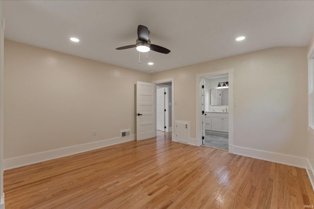 3002 Robinhood Lane, South Bend, IN 46614