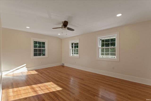 3002 Robinhood Lane, South Bend, IN 46614