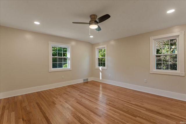 3002 Robinhood Lane, South Bend, IN 46614