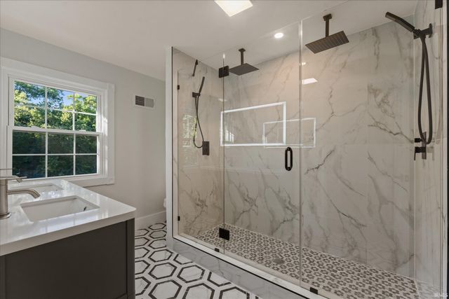 3002 Robinhood Lane, South Bend, IN 46614