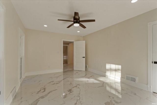 3002 Robinhood Lane, South Bend, IN 46614