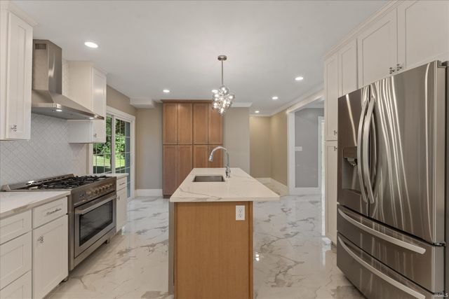 3002 Robinhood Lane, South Bend, IN 46614