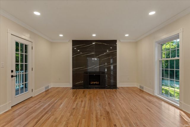3002 Robinhood Lane, South Bend, IN 46614