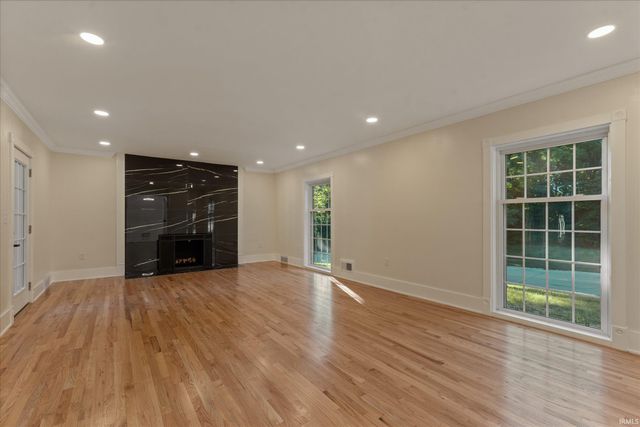 3002 Robinhood Lane, South Bend, IN 46614