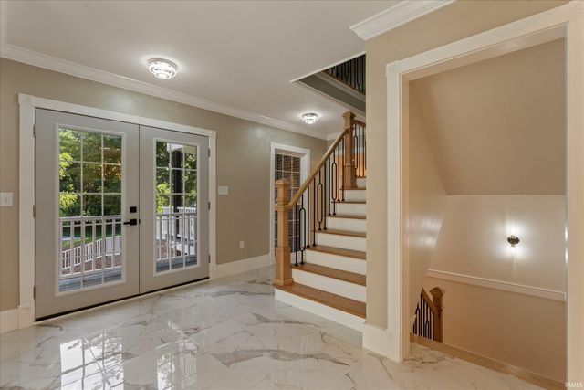 3002 Robinhood Lane, South Bend, IN 46614