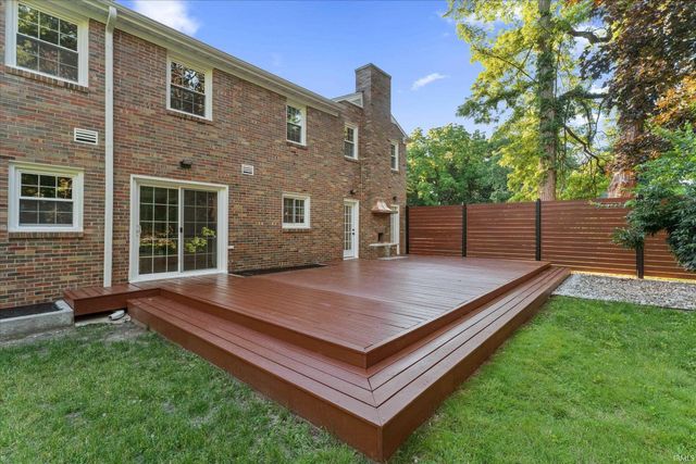 3002 Robinhood Lane, South Bend, IN 46614