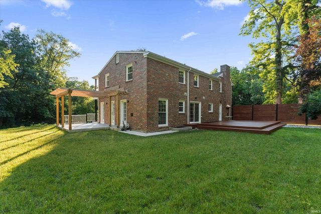 3002 Robinhood Lane, South Bend, IN 46614