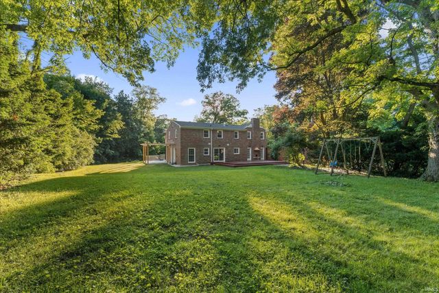 3002 Robinhood Lane, South Bend, IN 46614