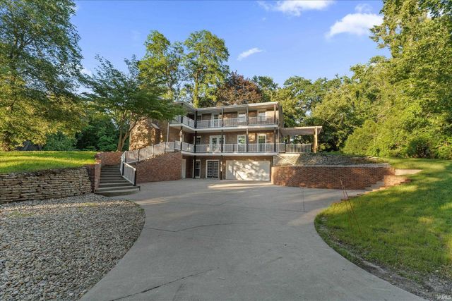 3002 Robinhood Lane, South Bend, IN 46614