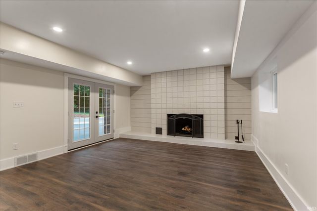 3002 Robinhood Lane, South Bend, IN 46614