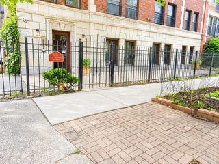 5135 S Kenwood Avenue 201, Chicago, IL 60615