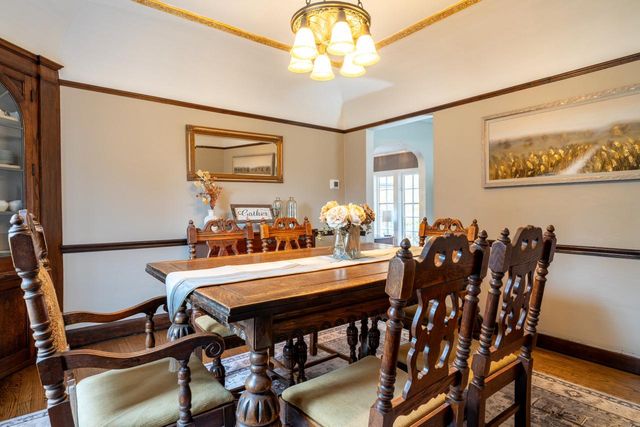 6110 Washington CIRCLE, Wauwatosa, WI 53213