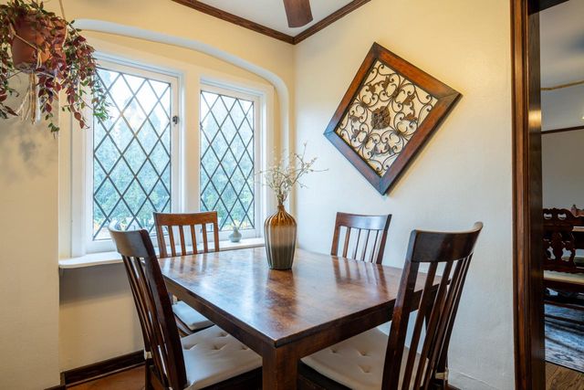 6110 Washington CIRCLE, Wauwatosa, WI 53213