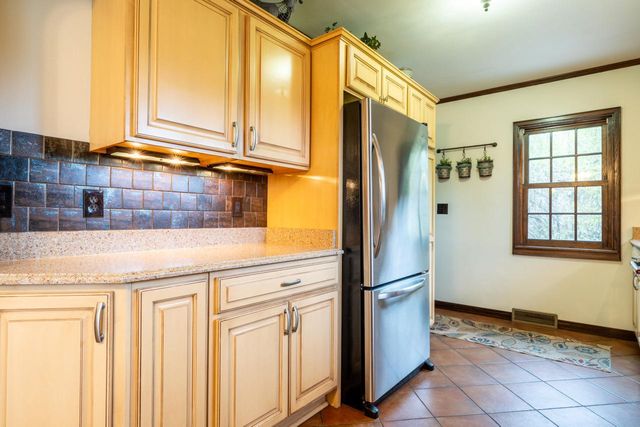 6110 Washington CIRCLE, Wauwatosa, WI 53213