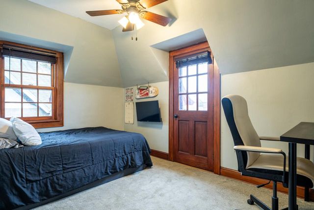 6110 Washington CIRCLE, Wauwatosa, WI 53213