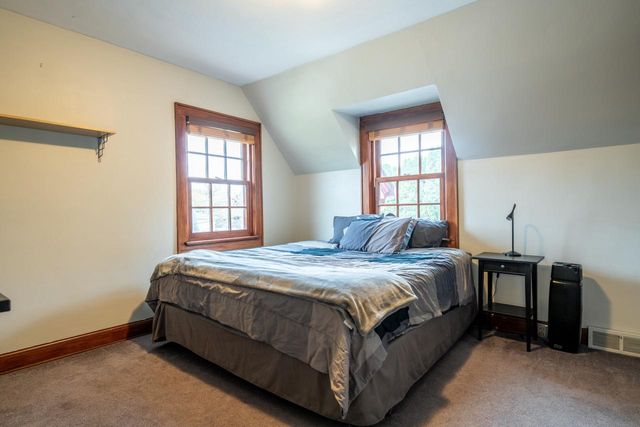 6110 Washington CIRCLE, Wauwatosa, WI 53213