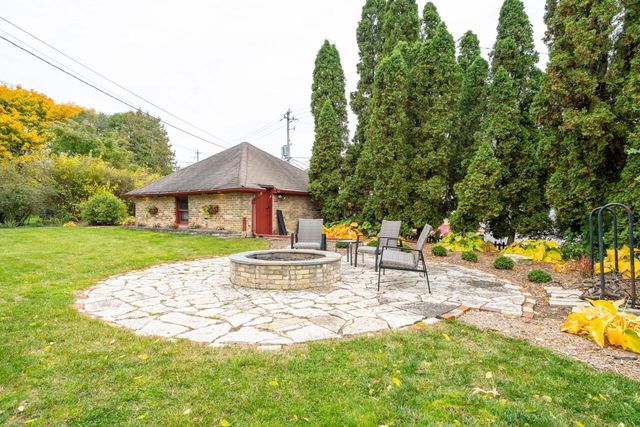 6110 Washington CIRCLE, Wauwatosa, WI 53213