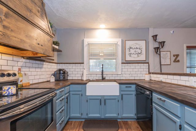 1607 N Mary Ellen Street, Pampa, TX 79065