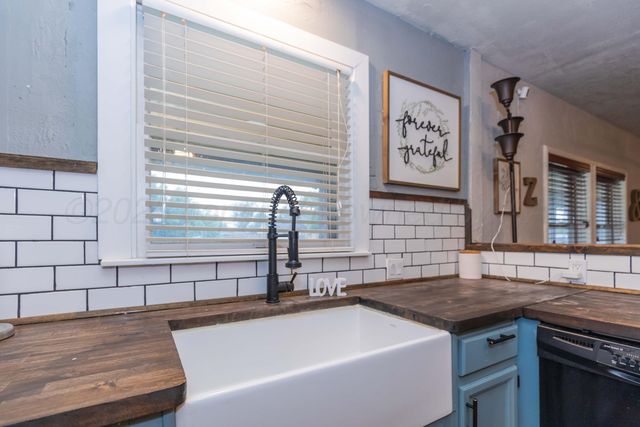 1607 N Mary Ellen Street, Pampa, TX 79065